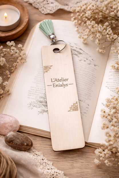Marque-page en bois gravé – Création artisanale ENIALYS Créations